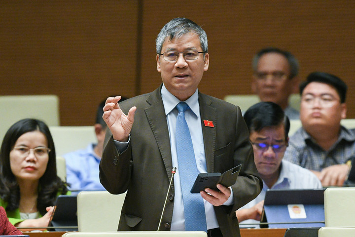 Bộ trưởng Công Thương nêu 3 lý do xăng dầu Việt Nam khan hiếm - 2