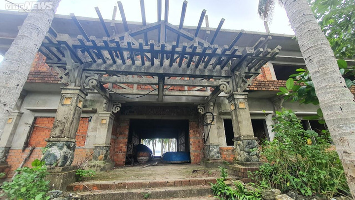 Cận cảnh khu du lịch 75 tỷ đồng sau 17 năm chỉ xây khách sạn 2 tầng rồi bỏ hoang - 6