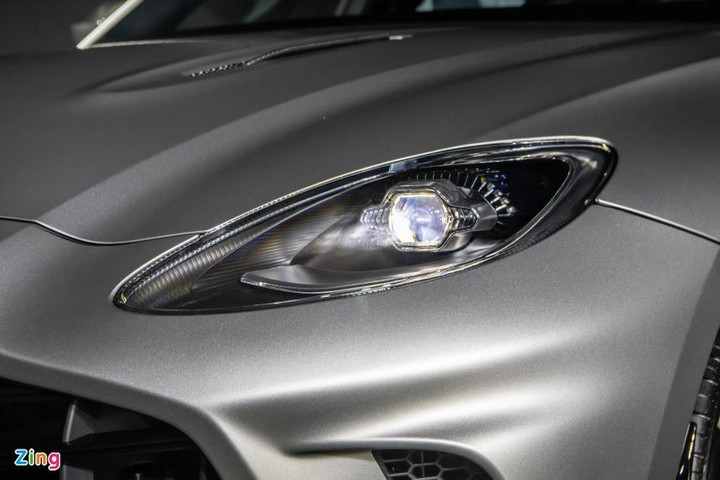 Siêu SUV thể thao Aston Martin DBX707 có giá từ 22 tỷ đồng - 1