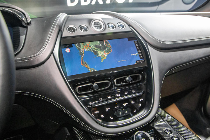 Siêu SUV thể thao Aston Martin DBX707 có giá từ 22 tỷ đồng - 15