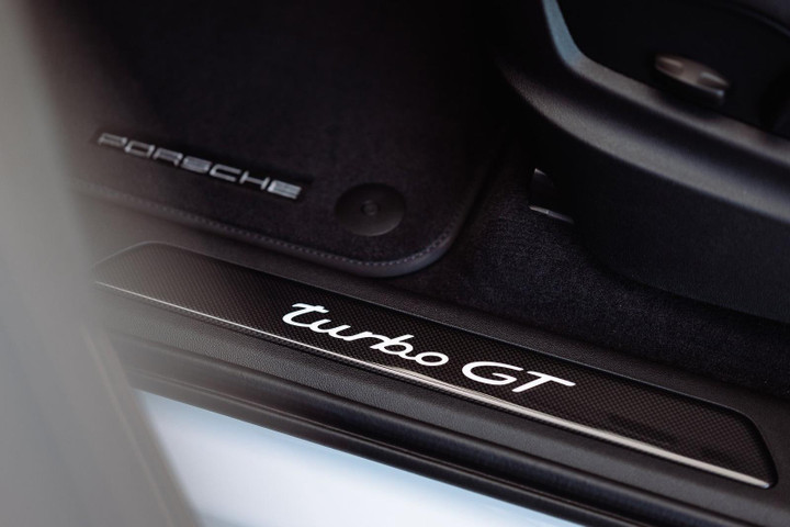 Những mẫu SUV mạnh nhất Việt Nam - 41