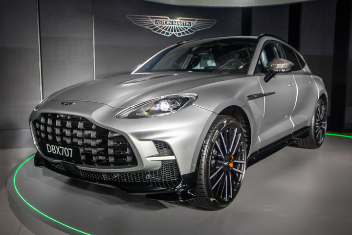 Siêu SUV thể thao Aston Martin DBX707 có giá từ 22 tỷ đồng - 26