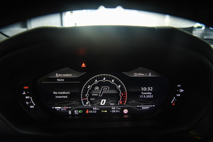 Những mẫu SUV mạnh nhất Việt Nam - 25