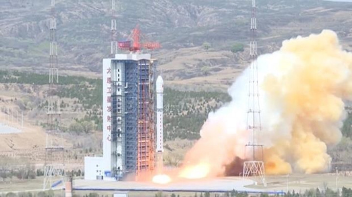 Trung Quốc thử nghiệm động cơ tên lửa nhiên liệu lỏng mới - 1