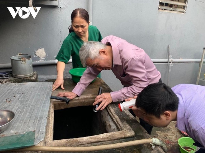 Người Hà Nội còn thờ ơ trước thềm đỉnh dịch sốt xuất huyết - 1