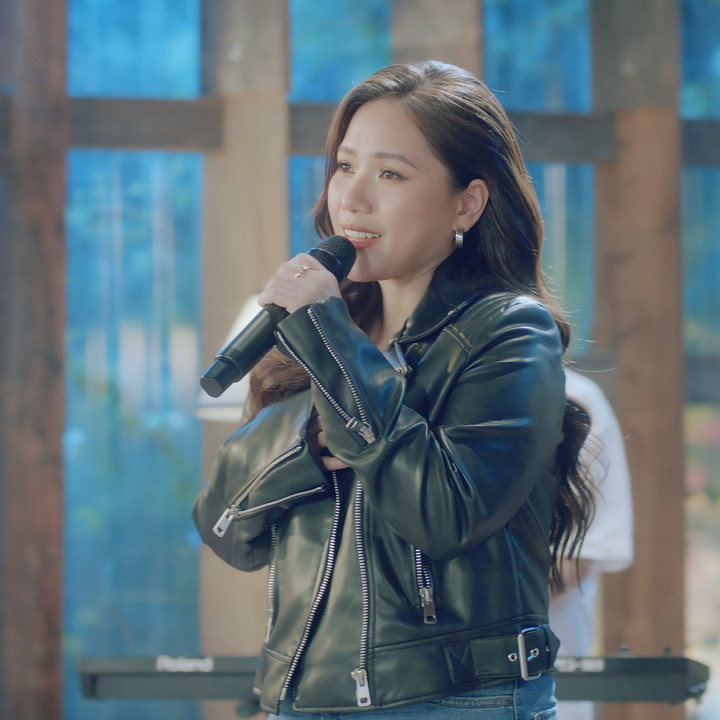 Thuỳ Chi: Hai lần dừng ca hát do sự cố và cuộc sống kín tiếng tuổi 32 - 3