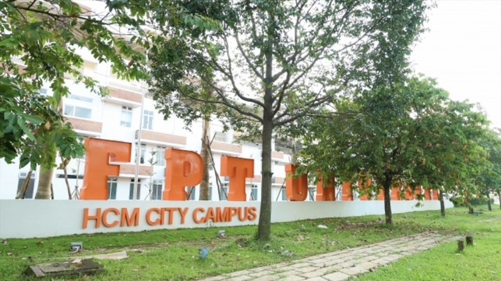 Trường đại học xin lỗi do sự cố lộ đề tiếng Anh khiến 600 sinh viên phải thi lại - 1