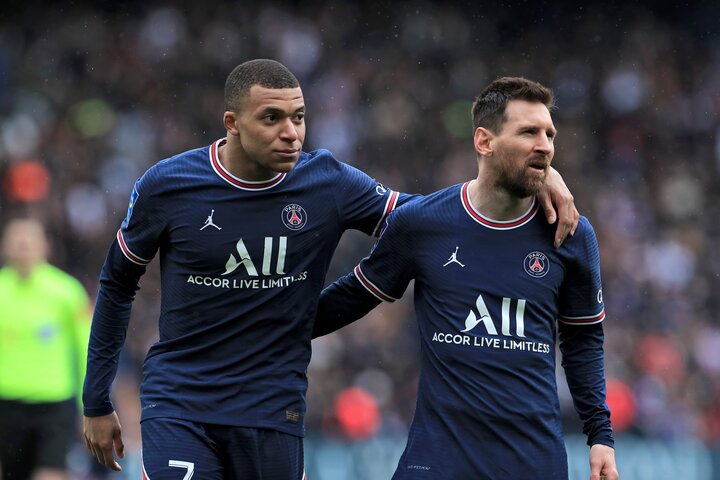 Ronaldo tuyệt vọng níu giữ đỉnh cao - 4
