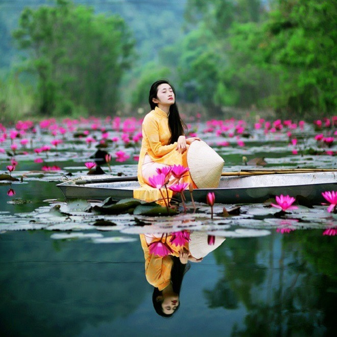 Check-in hoa súng nở rộ rực rỡ tại dòng suối xinh đẹp ở vùng ngoại thành Hà Nội - 7