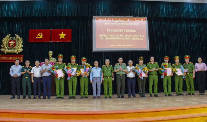 Triệt phá 3 đường dây mua bán ma túy, Công an TP.HCM thu giữ hơn 300kg chất cấm - 1