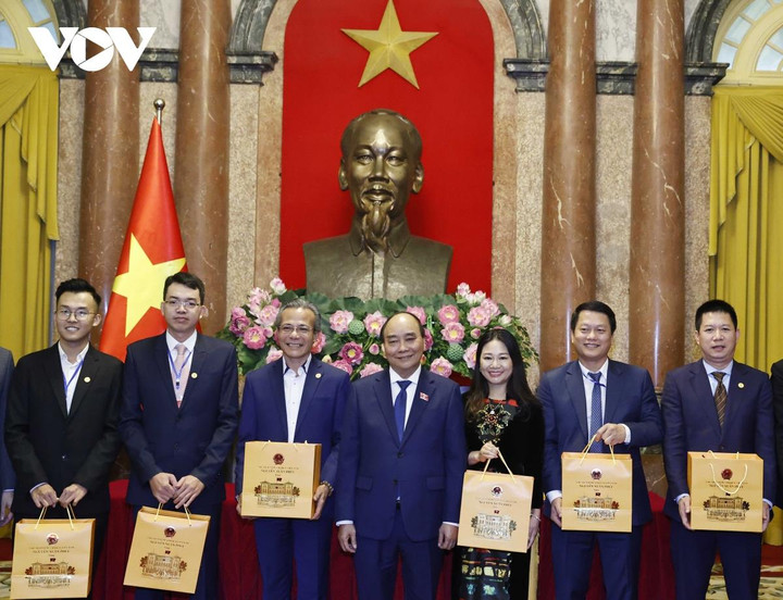 Chủ tịch nước: Mỗi doanh nghiệp phải tự nâng cấp, có khát vọng vươn xa - 3