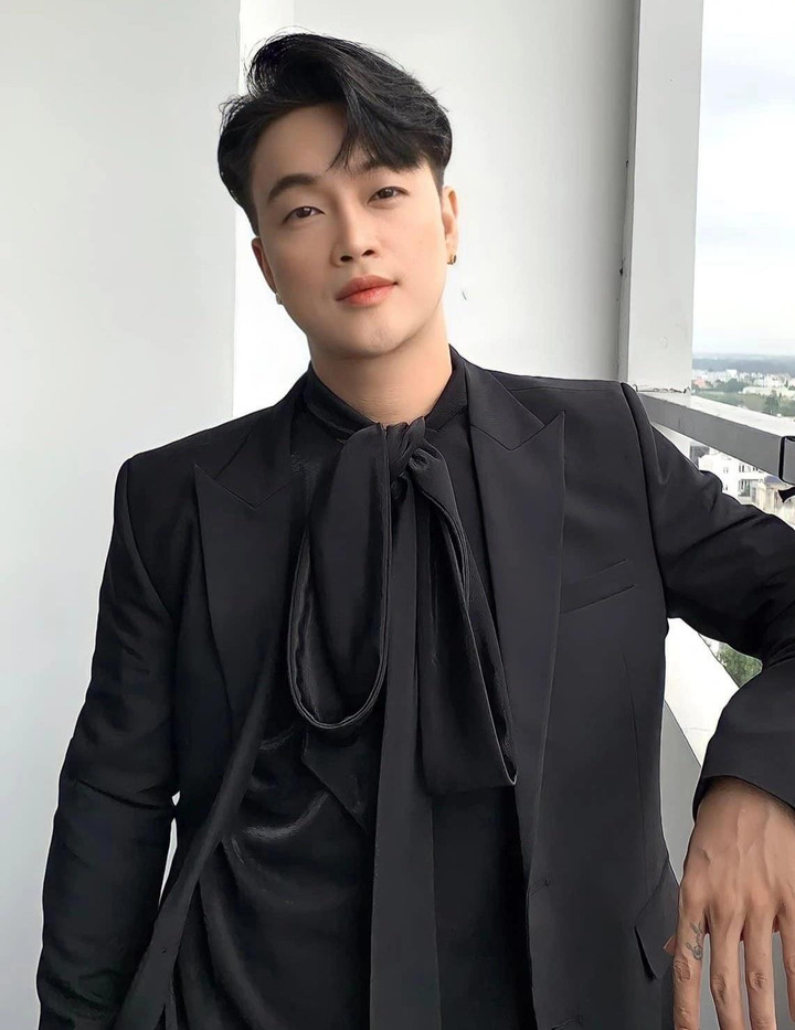 Ti Ti ngồi trước đống tiền ở sòng bạc, quản lý trần tình - 2