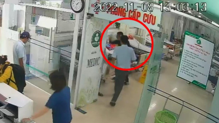 Nữ điều dưỡng ở Bình Dương bị người nhà bệnh nhân hành hung - 2