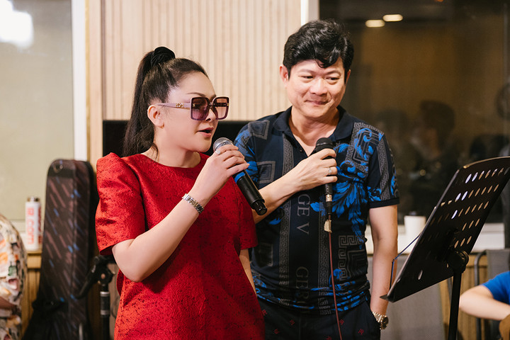 Danh ca Như Quỳnh say sưa tập hát cùng Trấn Thành - 5