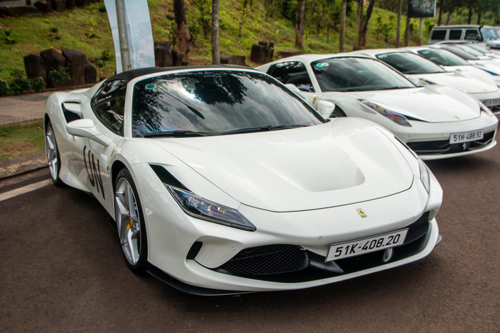 Siêu xe Ferrari đủ chủng loại quy tụ tại Buôn Ma Thuột - 5