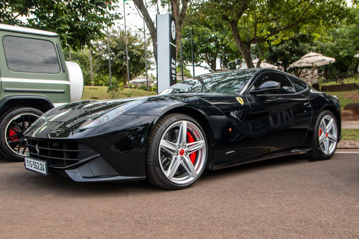 Siêu xe Ferrari đủ chủng loại quy tụ tại Buôn Ma Thuột - 4