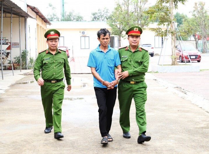 Bắt tạm giam người đàn ông làm bé gái 14 tuổi có thai - 1