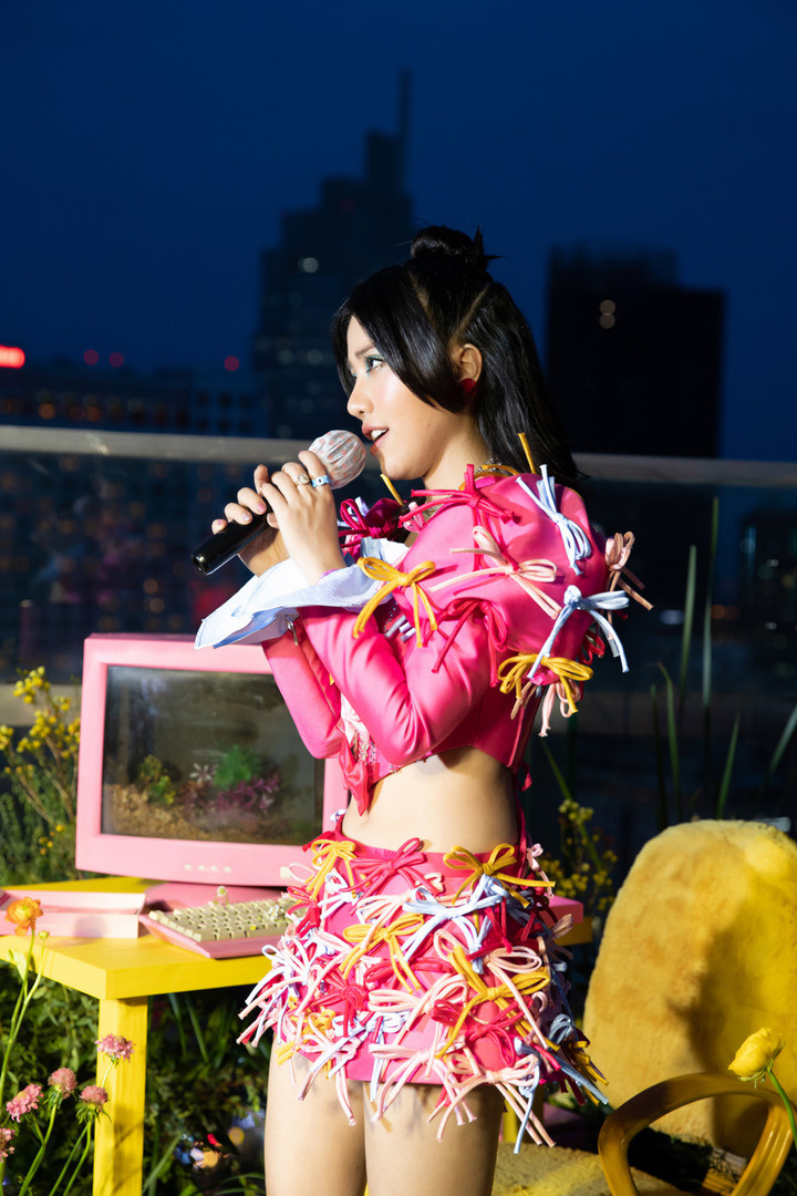 Phùng Khánh Linh dùng âm nhạc chữa lành nỗi đau mất người thân - 3