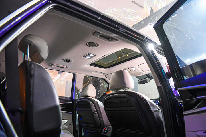 Nhiều mẫu xe mới ra mắt vào tháng 11 tại Việt Nam - 10