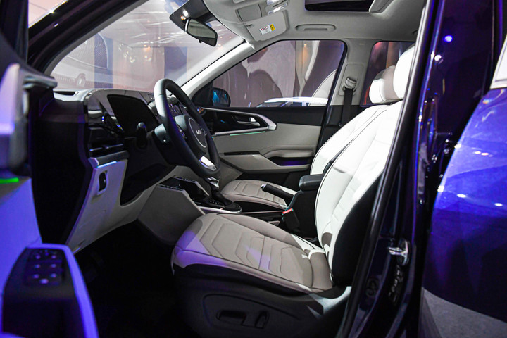 Nhiều mẫu xe mới ra mắt vào tháng 11 tại Việt Nam - 6