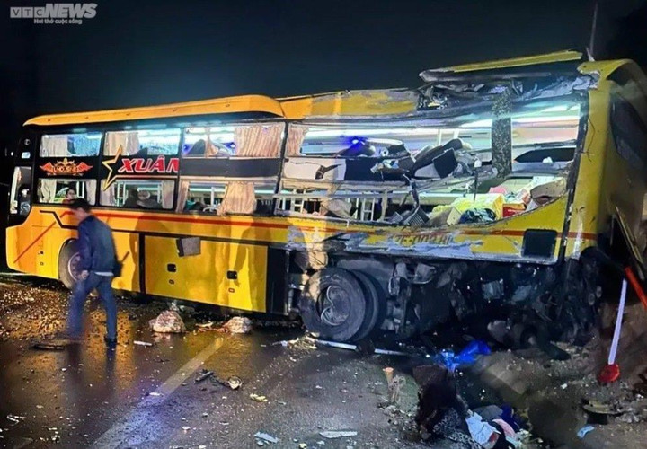 Tai nạn 15 người thương vong ở Huế: 2 nạn nhân nguy kịch được phẫu thuật - 1