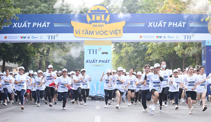 Học sinh, sinh viên Thủ đô tham gia giải chạy 'S-Race Hà Nội' - 1