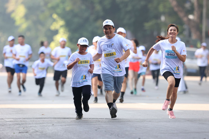 Học sinh, sinh viên Thủ đô tham gia giải chạy 'S-Race Hà Nội' - 5
