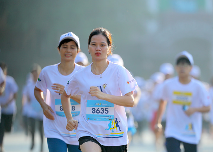 Học sinh, sinh viên Thủ đô tham gia giải chạy 'S-Race Hà Nội' - 6