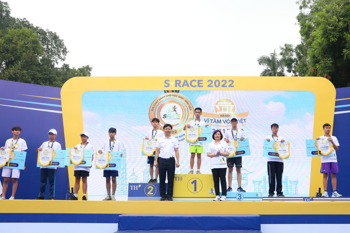 Học sinh, sinh viên Thủ đô tham gia giải chạy 'S-Race Hà Nội' - 7