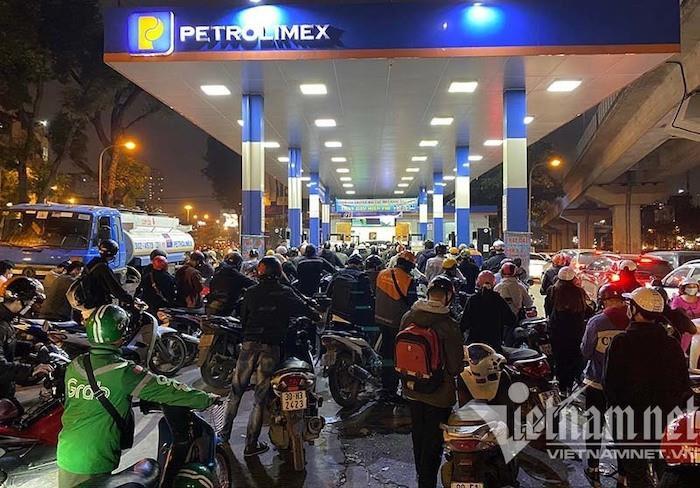 ‘Đứt gãy’ và cái chốt tháo gỡ cho chuyện xăng dầu - 1