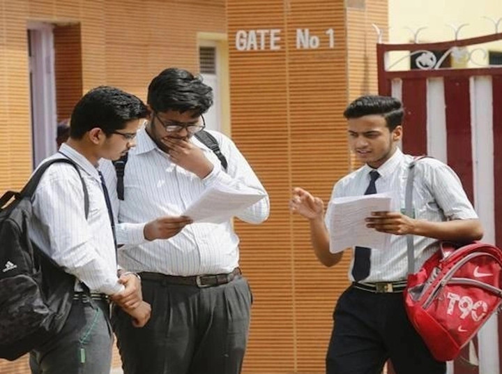 Sợ sốt xuất huyết, một bang Ấn Độ buộc học sinh mặc áo dài tay đi học - 1