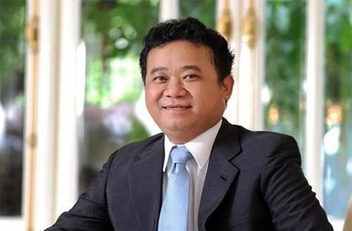 Sếp lớn vung tiền gom mua cổ phiếu để cứu giá - 1