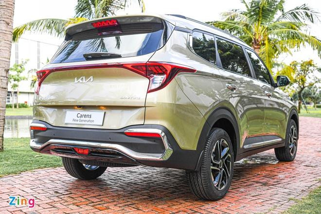 Chi tiết Kia Carens phiên bản đắt nhất: Động cơ diesel, giá 859 triệu đồng - 2