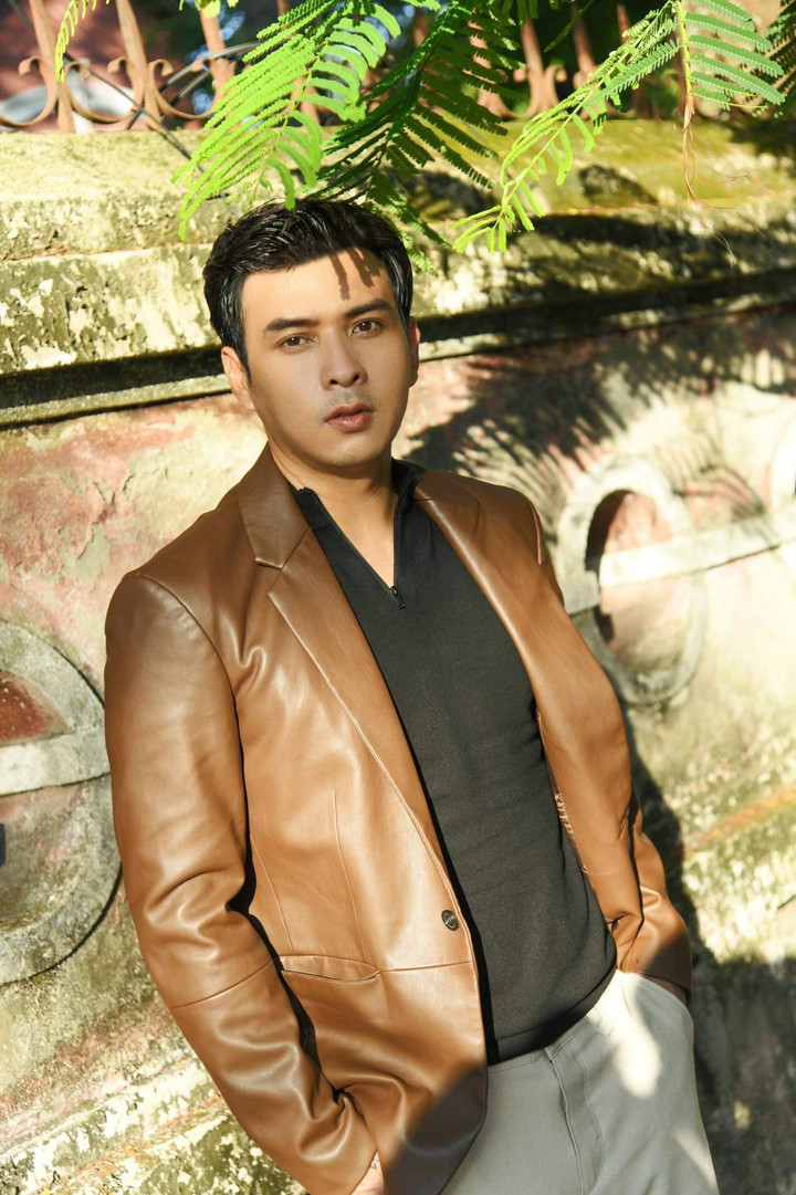 Hồ Quang Hiếu tình tứ bên người đẹp 22 tuổi - 7