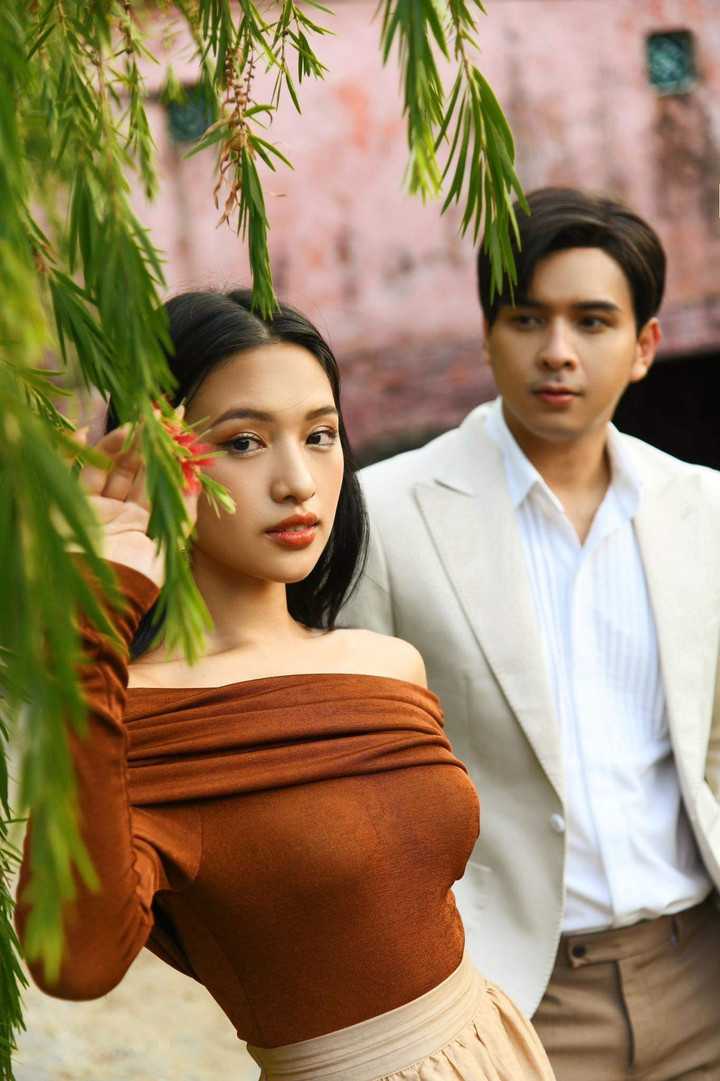Hồ Quang Hiếu tình tứ bên người đẹp 22 tuổi - 4