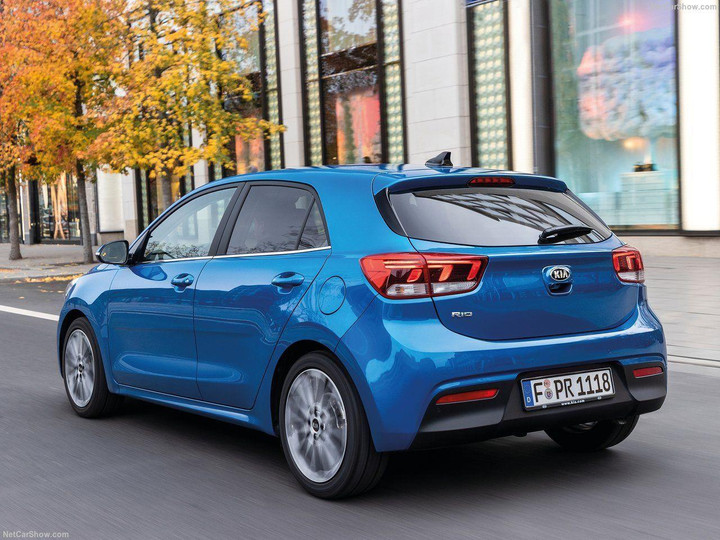 10 mẫu ô tô nhỏ gọn giá rẻ phù hợp với những người trẻ tuổi lần đầu mua xe - 4