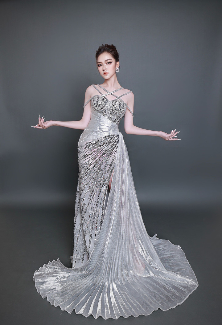 Nguyễn Vũ Thoại Nghi lộng lẫy trong trang phục dạ hội của NTK Brian Võ - 4