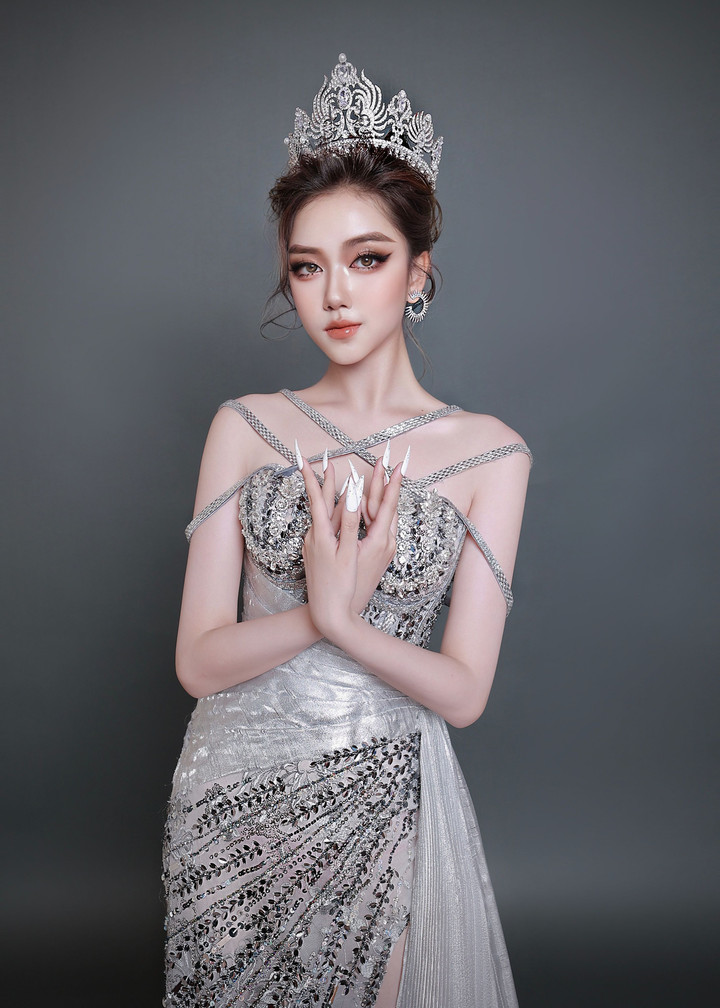 Nguyễn Vũ Thoại Nghi lộng lẫy trong trang phục dạ hội của NTK Brian Võ - 3