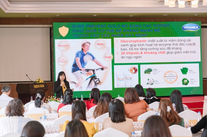 Gần 500 nhân viên y tế hoàn tất tập huấn chăm sóc dinh dưỡng cho người bệnh - 2