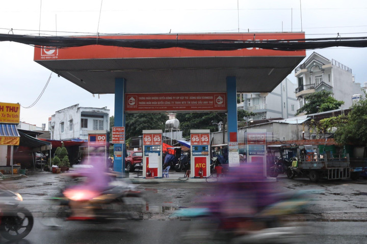 Bộ Công Thương nêu giải pháp chấm dứt tình trạng thiếu xăng dầu - 2