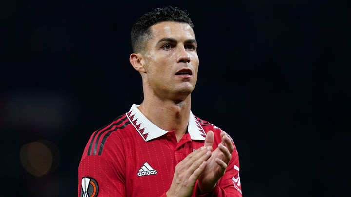 Ronaldo trở về tuyển Bồ Đào Nha, cười rạng rỡ trên sân tập - 2