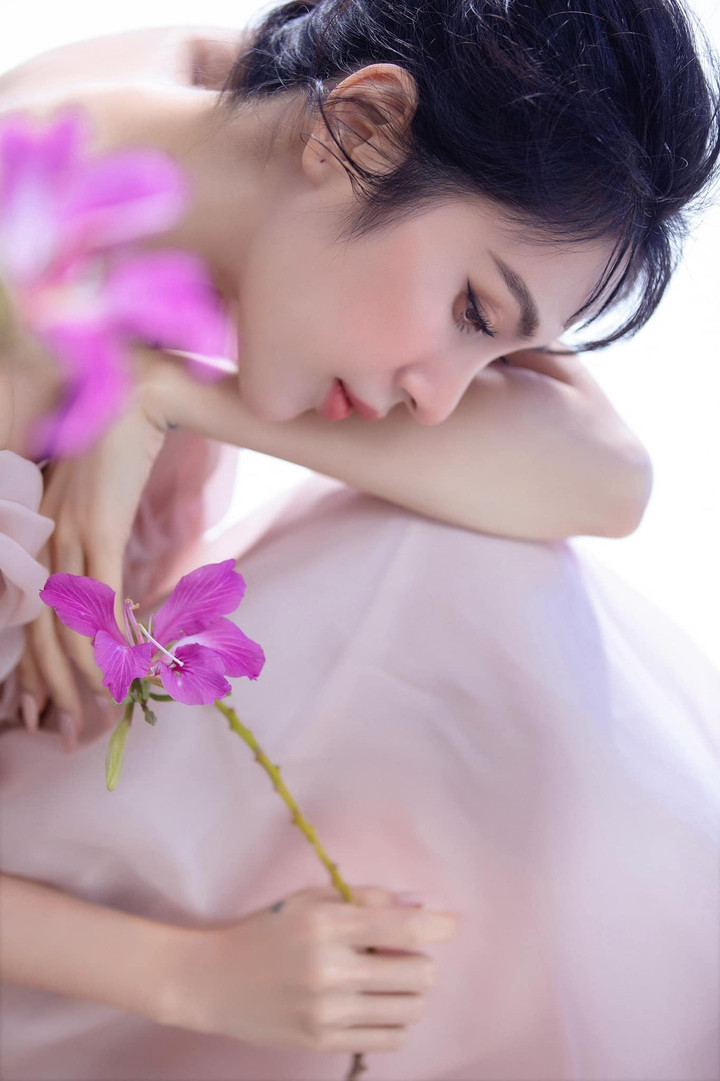 Sao Việt 17/11: Mạnh Trường 'thưởng nóng' cho vợ trước ngày sinh em bé - 3