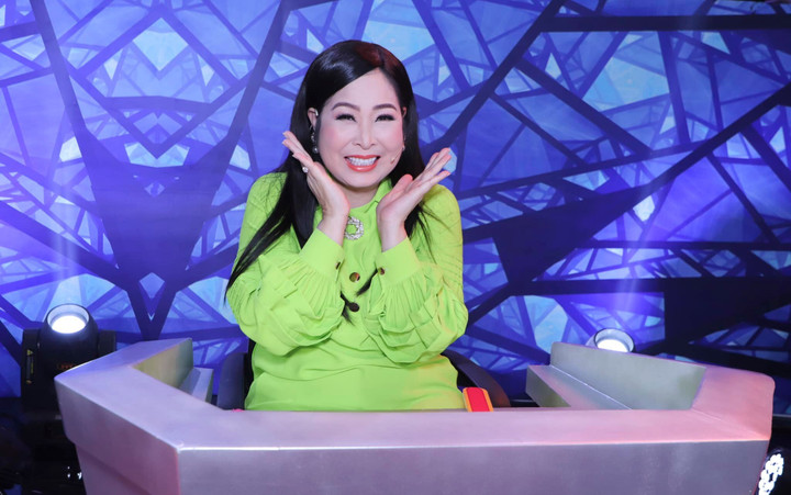 Sao Việt 17/11: Mạnh Trường 'thưởng nóng' cho vợ trước ngày sinh em bé - 4