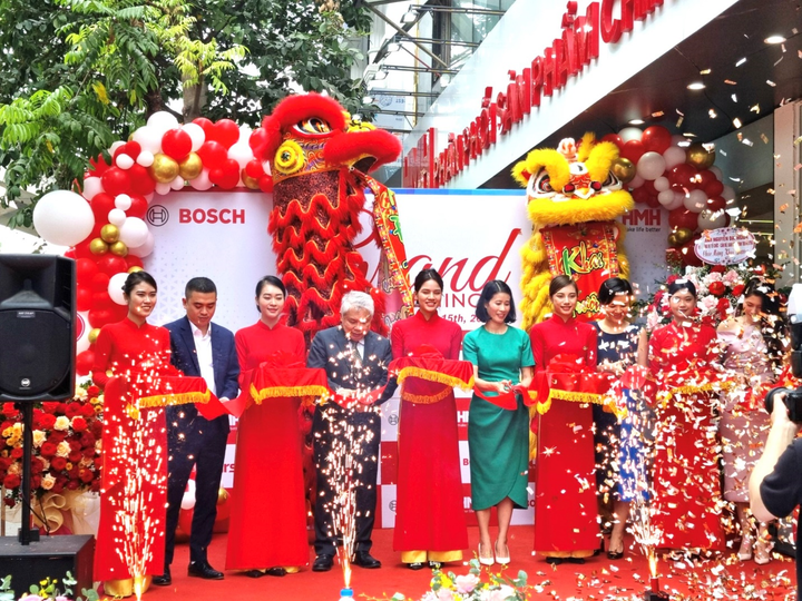 HMH khai trương showroom tại Hà Nội để phục vụ khách hàng được tận tụy hơn - 2