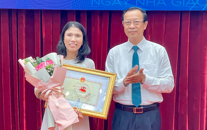 Bài văn cách đây 26 năm và lời dặn của thầy giúp nữ giáo viên thay đổi cuộc đời - 3