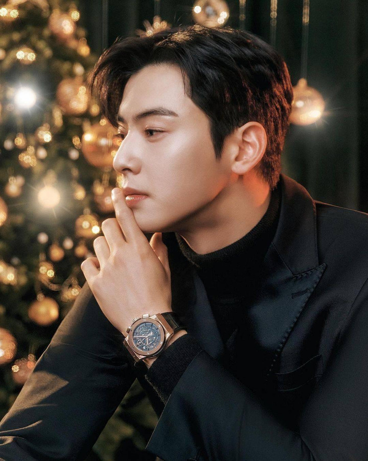 Vẻ điển trai của 'nam thần' được khen là đẹp hơn cả Hyun Bin - 7