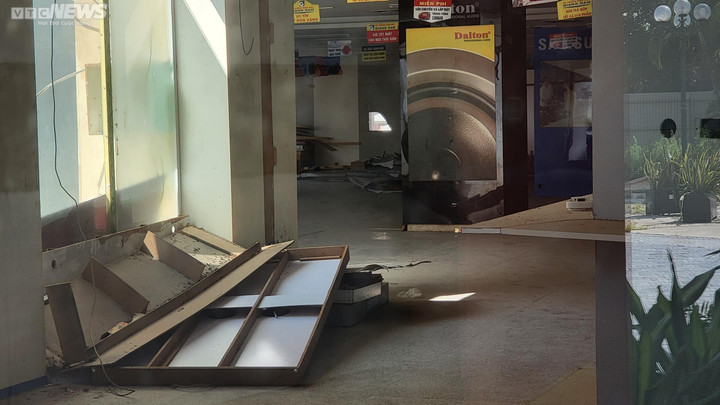 Cận cảnh trung tâm thương mại bỏ không trên khu 'đất vàng' ở TP Bắc Ninh - 7