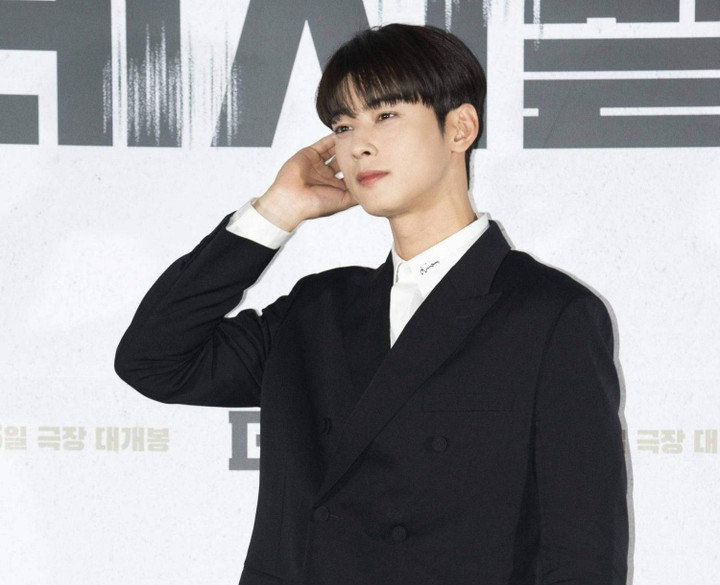 Vẻ điển trai của 'nam thần' được khen là đẹp hơn cả Hyun Bin - 5