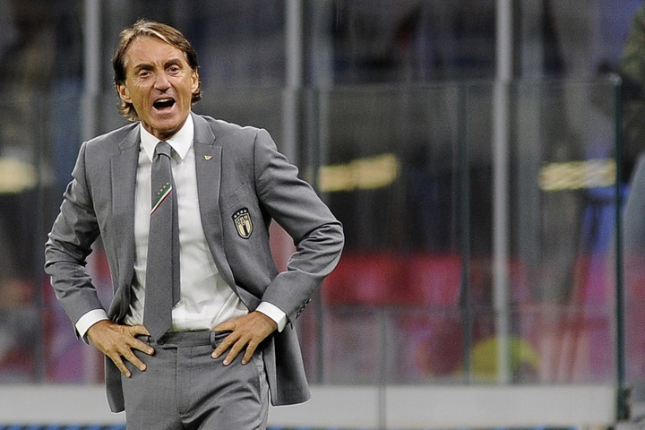 Italy vắng mặt tại World Cup 2022, HLV Mancini đau đớn - 1