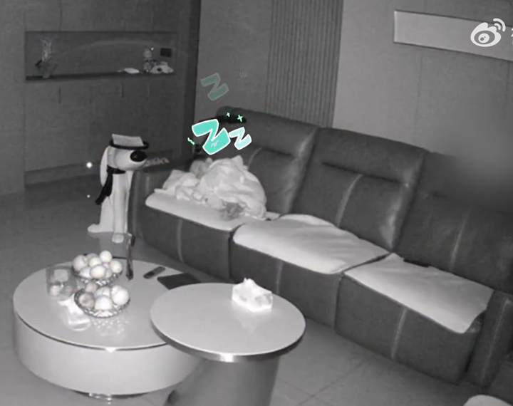 Cậu bé mê tivi không tắm rửa học hành, hình phạt của bố mẹ gây ý kiến trái chiều - 5